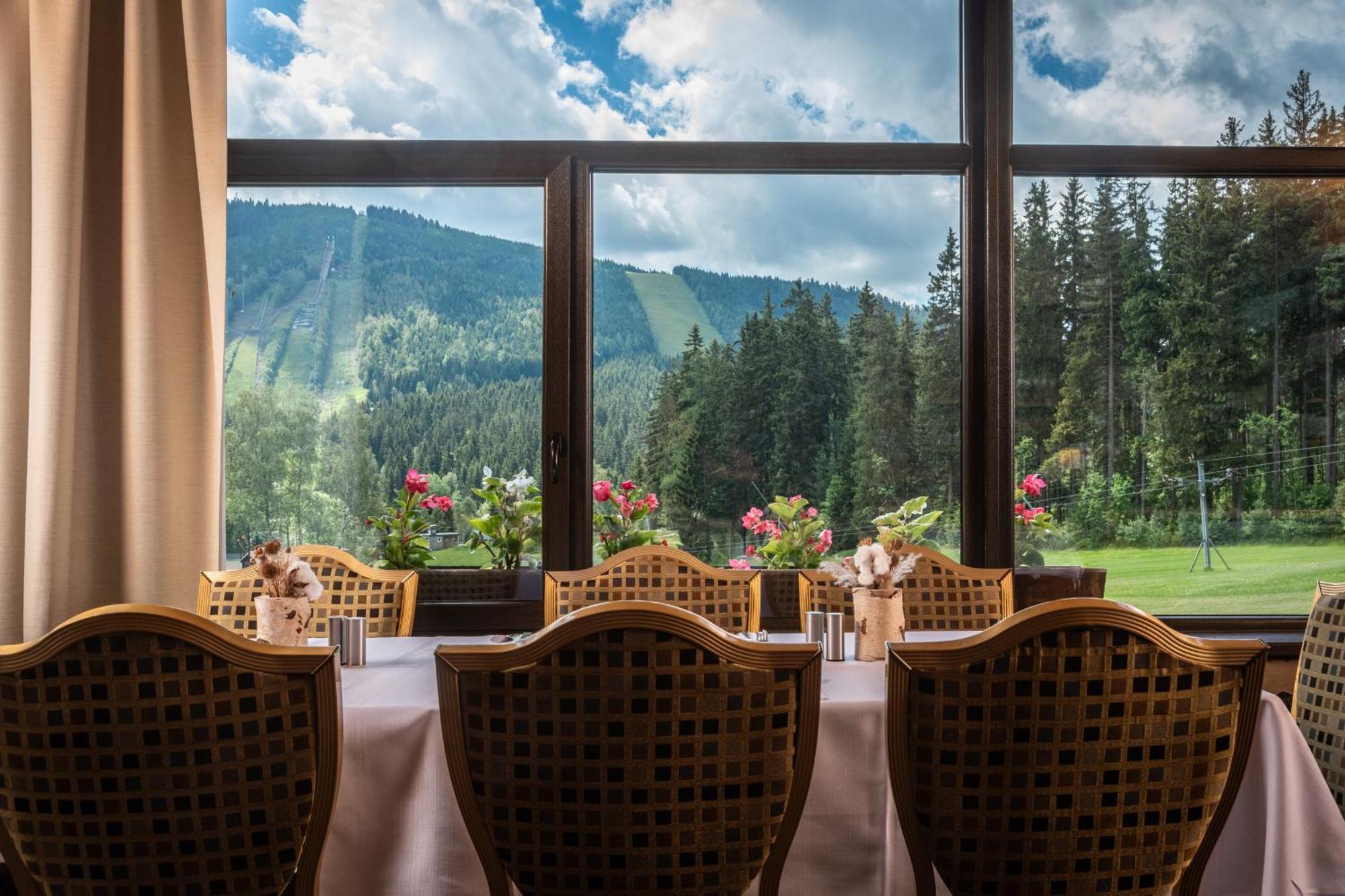Wellness Hotel Sedy Vlk Harrachov Exterior foto
